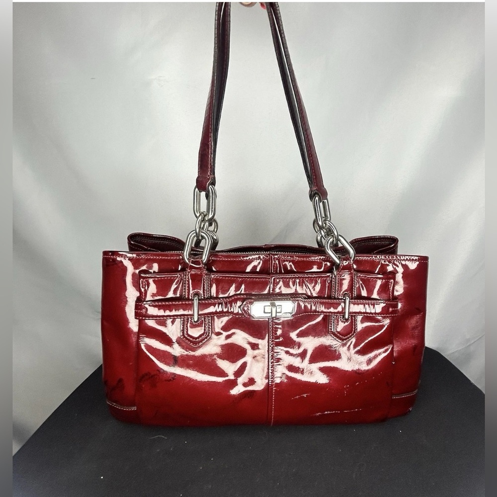 SOLD‼️ Coach Red Patent Leather Shoulder Bag